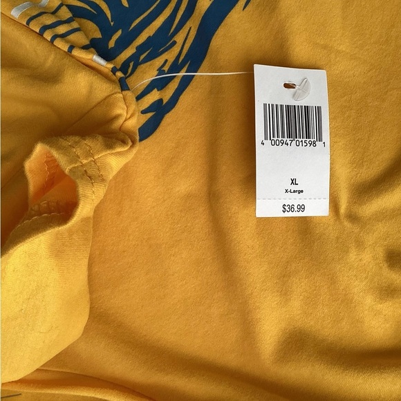 Disney’s Stitch Crop Top from The Tropical Stitch Collection 2022 NWT - Picture 5 of 5